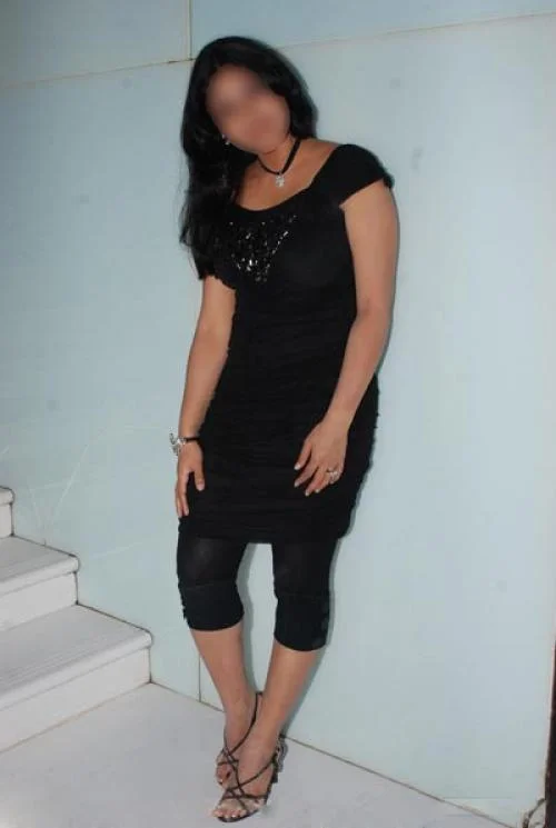 Call Girls Poes Garden